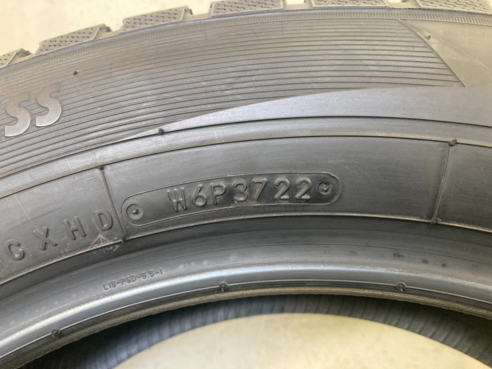 完売)(中古タイヤ)極上品入荷!! 2022年製☆225/60R18 100Q TOYO